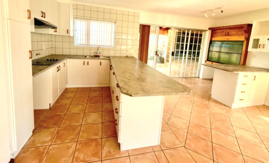 4 Bedroom Property for Sale in Bettys Bay Western Cape